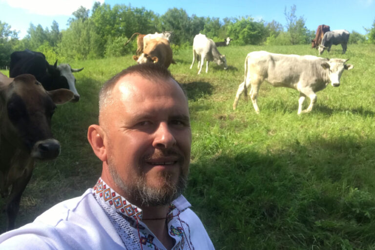 Фермер Михайло Травецький возив молоко під час окупації Чернігівщини